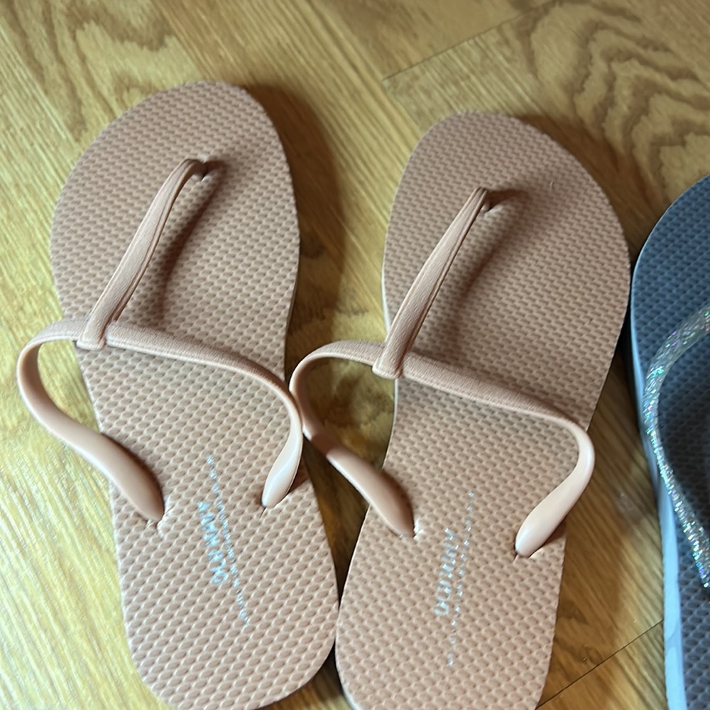 COPY - Old Navy flip flops 7 pairs size 7 GUC some new - Picture 2 of 8